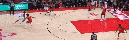 小卡击落火箭一投全是细节 乌度卡完美衬托卢指导