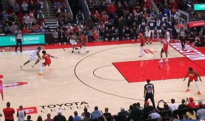 小卡击落火箭一投全是细节 乌度卡完美衬托卢指导