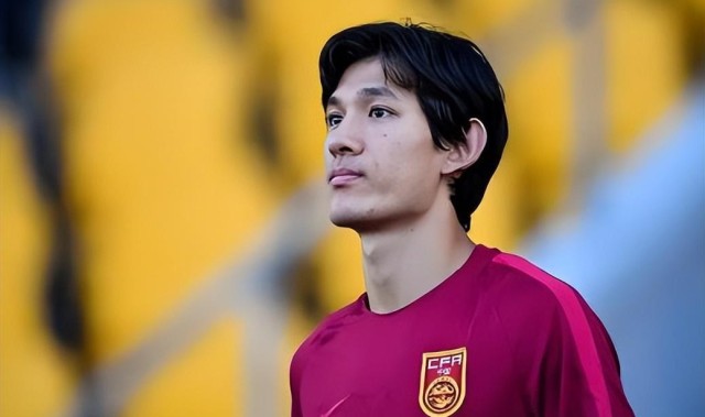 开云官方-喜讯！上港左后卫位置可考虑启用黑马接班李帅，曾留洋丹麦联赛